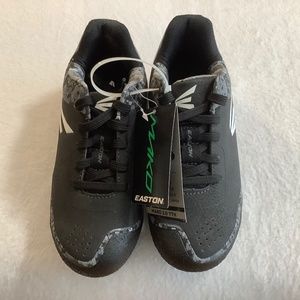 Easton MAKO 2.0 Boys Baseball Cleats Size 2 1/2